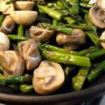 Espárragos con champiñones
