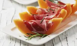 Prosciutto con Melón Picante