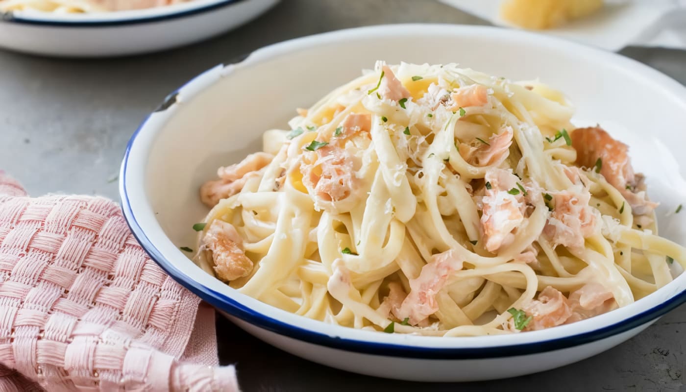 Fettuccini con salmón