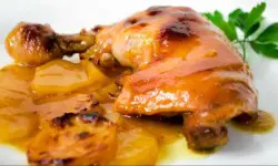 Pollo con salsa de piña