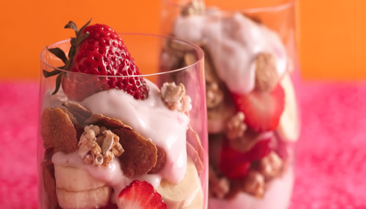 Parfait con yogurt y fresas