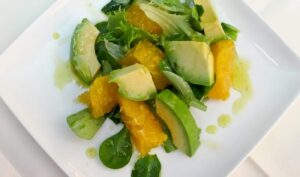 ensalada-de-aguacate-con-manzana