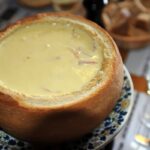 Pan relleno con fondue de queso