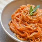 Pasta en salsa de pimientos asados