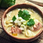 Sopa Oriental de Pescado con Cilantro
