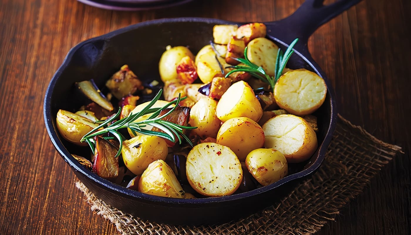 Papas con berenjena y romero