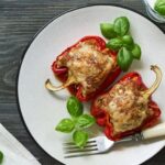 Pimientos rellenos de carne y queso