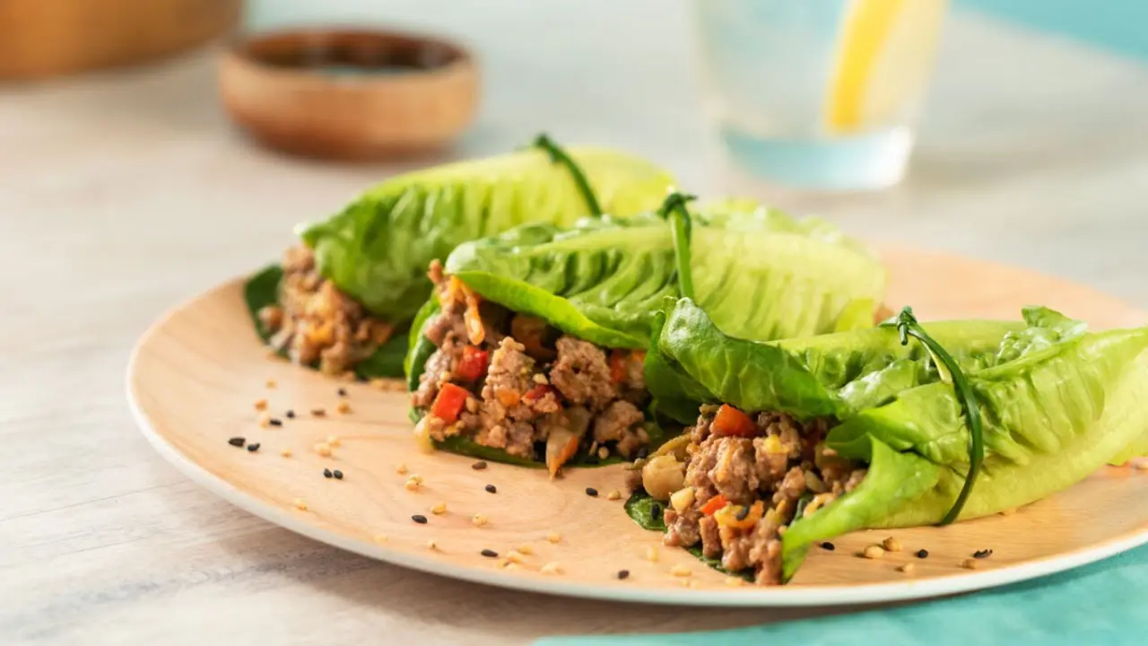 Tacos de lechuga con carne molida