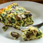 Tortilla de champiñones y espinacas