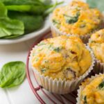 Muffins salados de huevo y espinacas