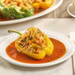 Pimientos rellenos de arroz de coliflor y camarones