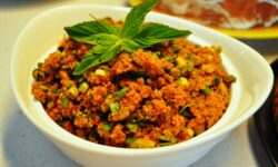 Ensalada de bulgur y hierbas (Kısır)