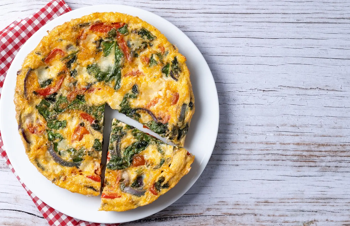 Omelette con pimientos y espinaca