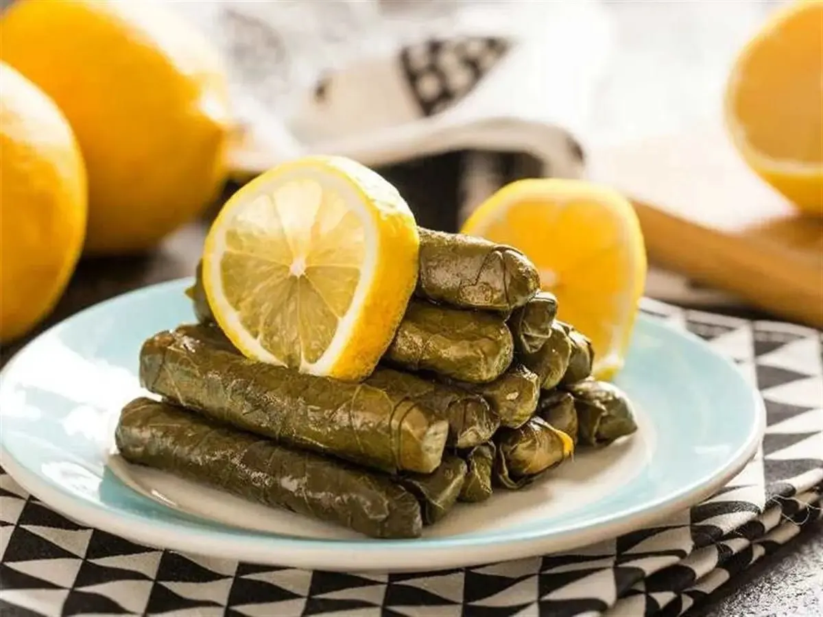 Yaprak sarma (hojitas de parra rellenas)