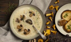 Sopa keto de champiñones con crema