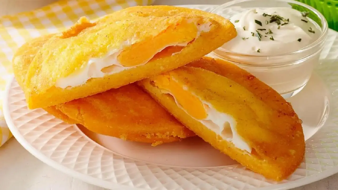 Arepa de huevo tradicional de la costa colombiana